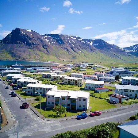 Apartment With Amazing Mountain View Bolungarvík Eksteriør bilde