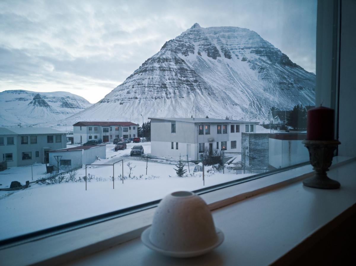 Apartment With Amazing Mountain View Bolungarvík Eksteriør bilde