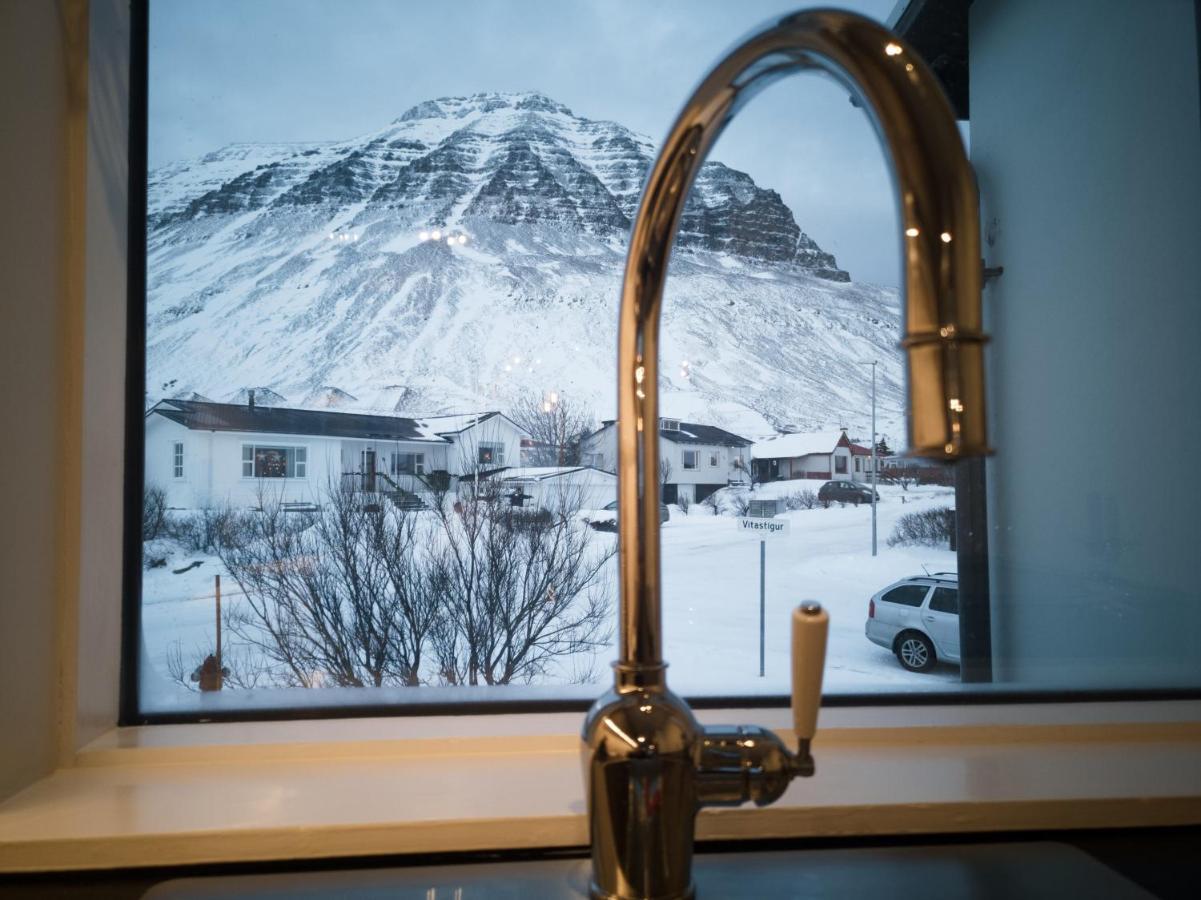 Apartment With Amazing Mountain View Bolungarvík Eksteriør bilde