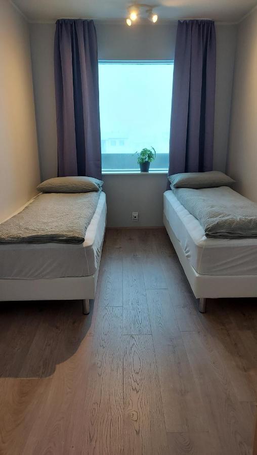 Apartment With Amazing Mountain View Bolungarvík Eksteriør bilde